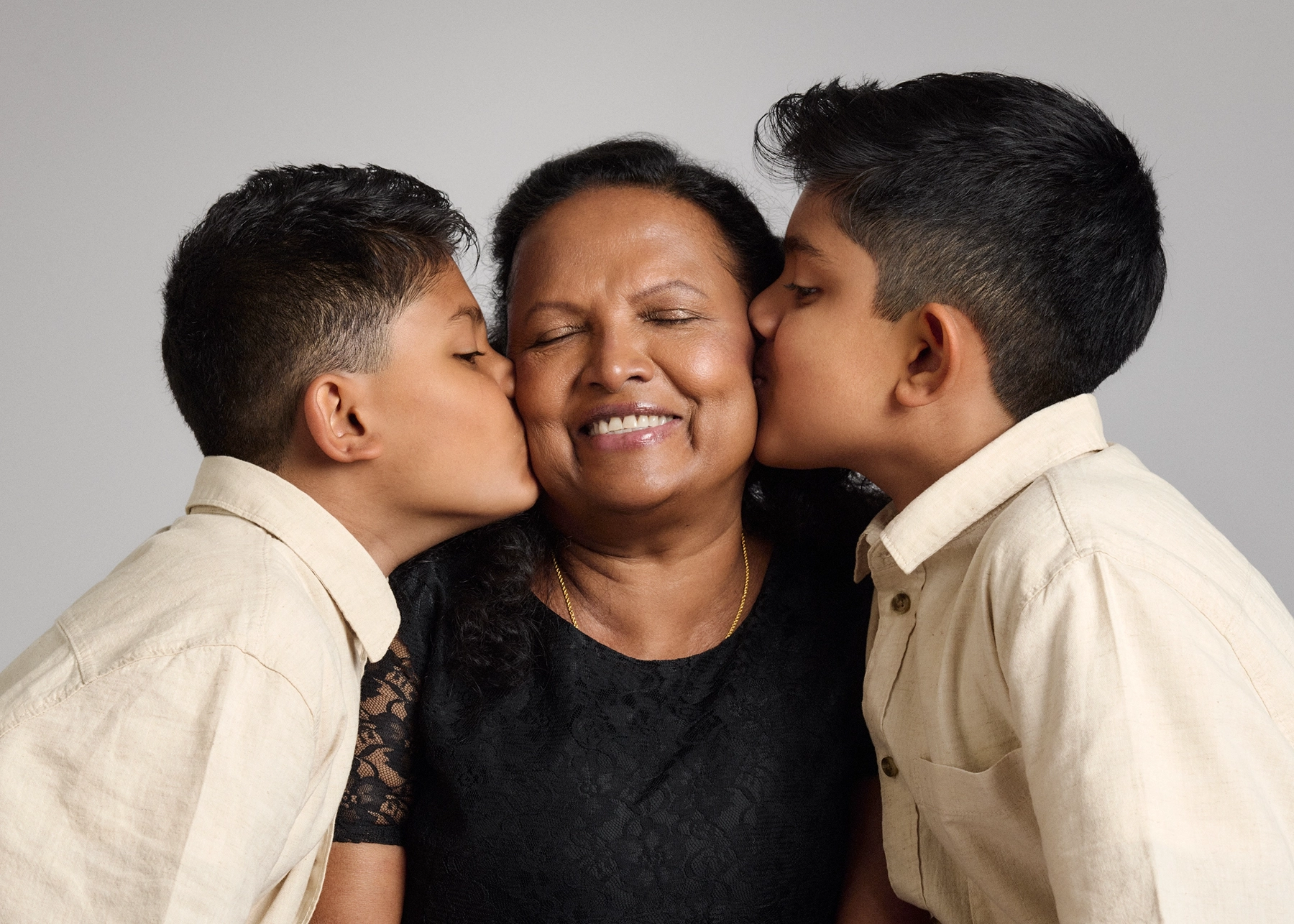 Samarasinghe Family family portrait photography — image 6